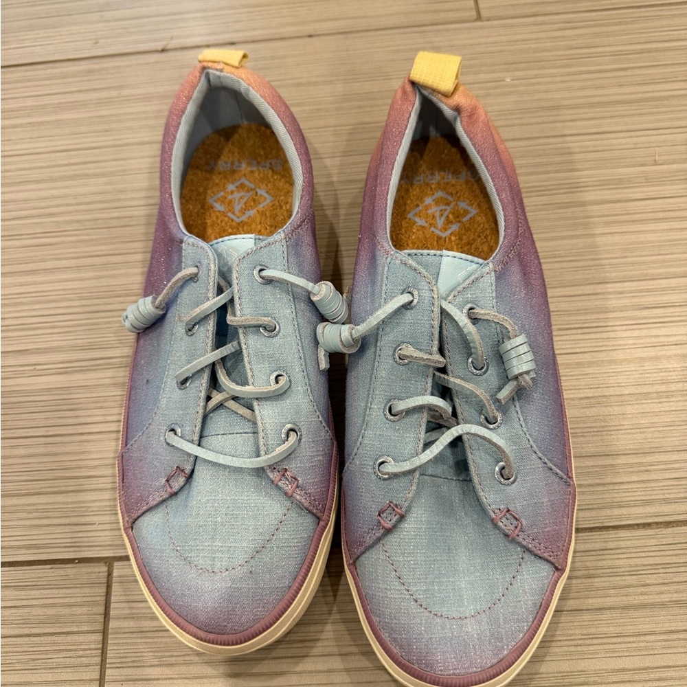 Sperry Women's Crest Vibe Seasonal Sneaker size 8